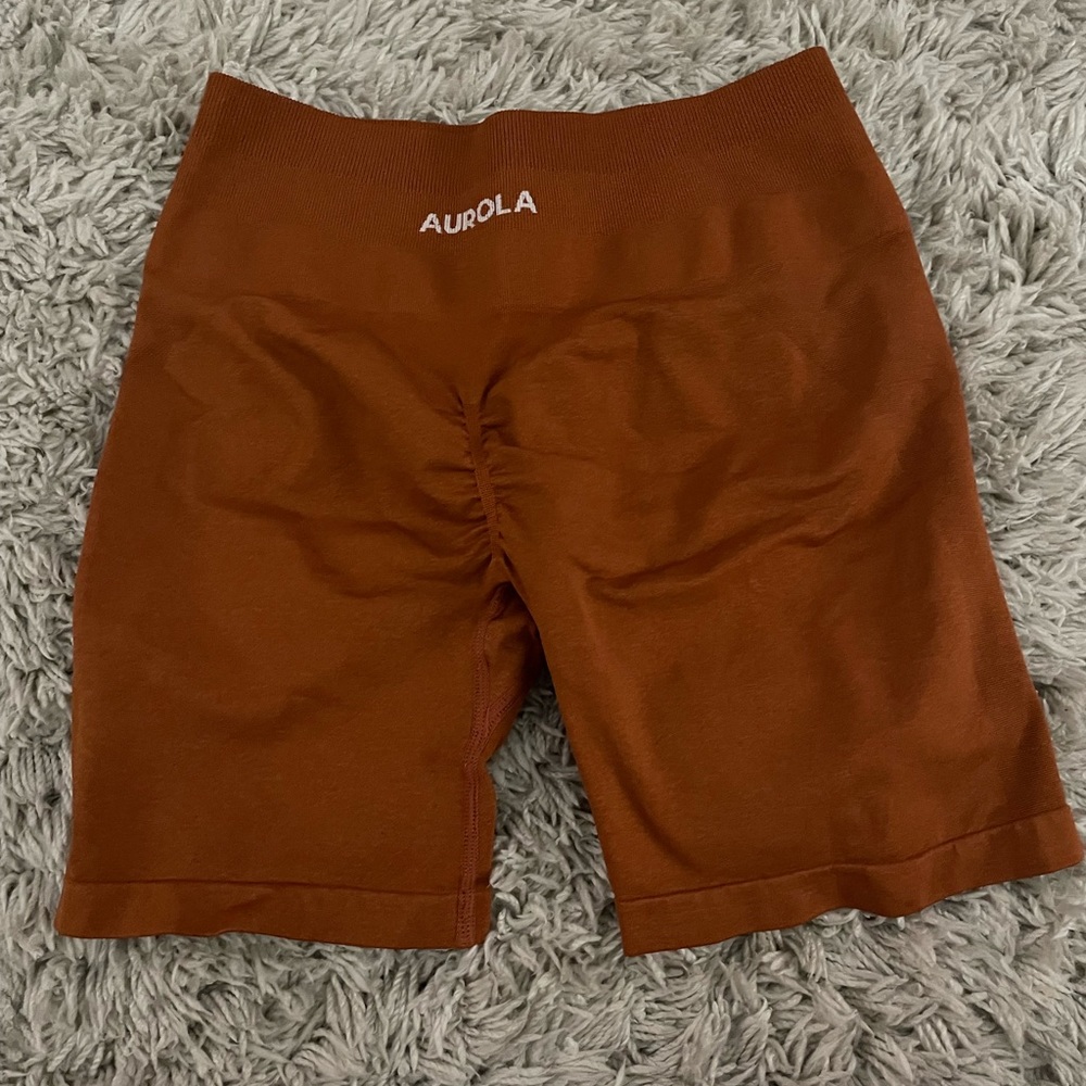 Aurola Shorts